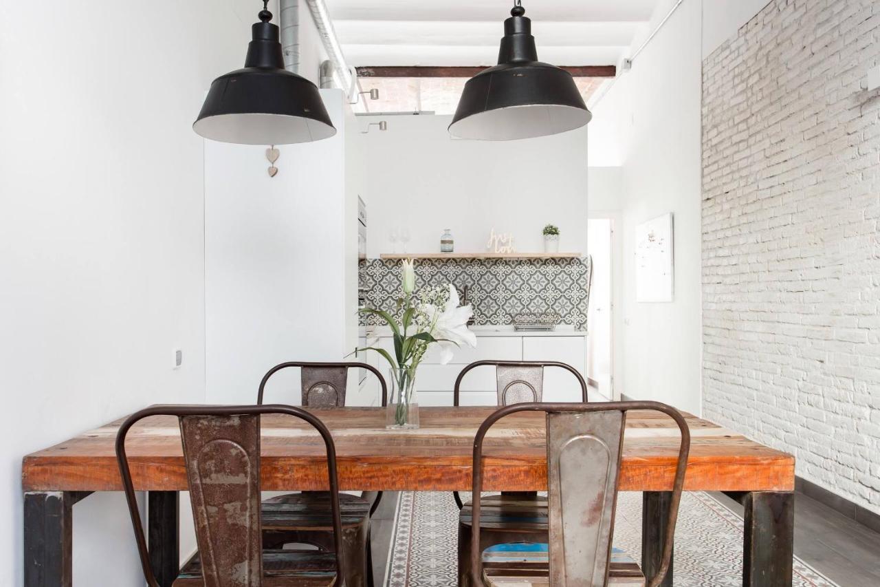Stylish Apartment With Terrace For Couple Or Family Barcelona Exterior foto